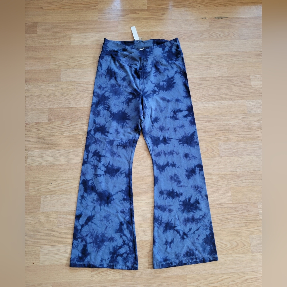 NEW WITH TAGS VS pink tie dye blue pants